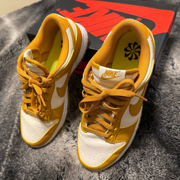 Women’s Nike dunk - Picture 5 of 11